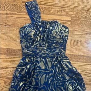 Silk Grecian style gown. Size 6 worn once. Perfect condition